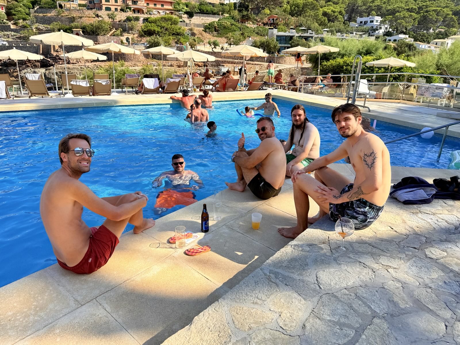 Transloadians relaxing by the pool
